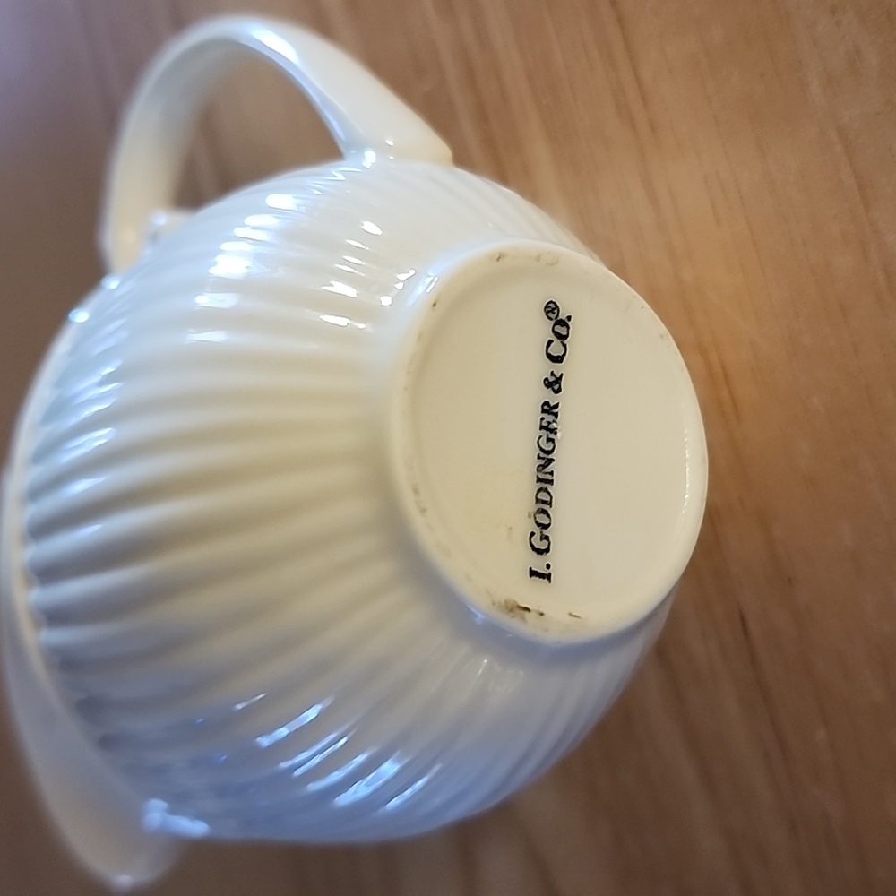 I.GODINGER & CO. IVORY CREAMER PITCHER. - Picture 5 of 6